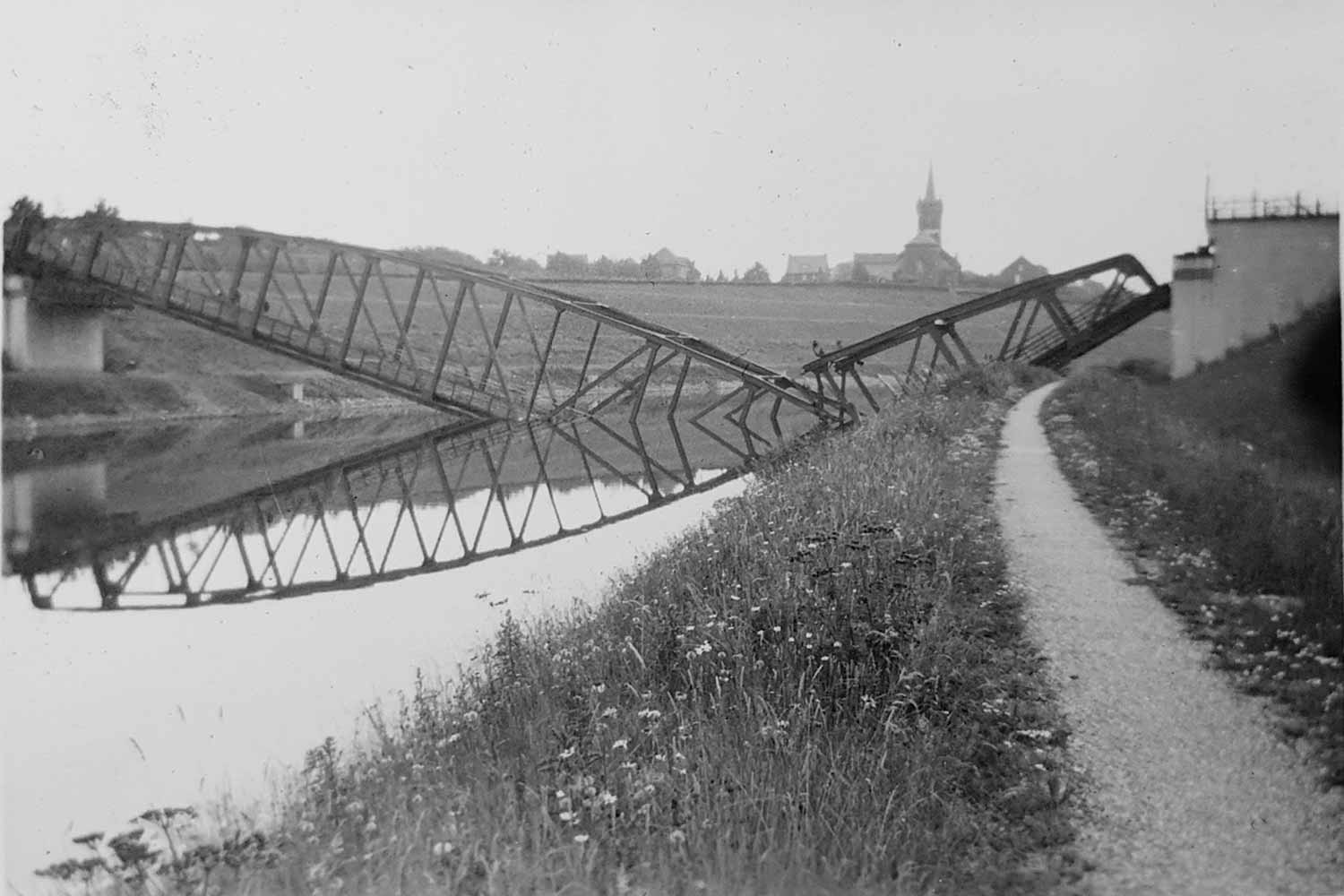 Elsloo Julianakanaal Opgeblazen Brug 1940 02 WillemPesch