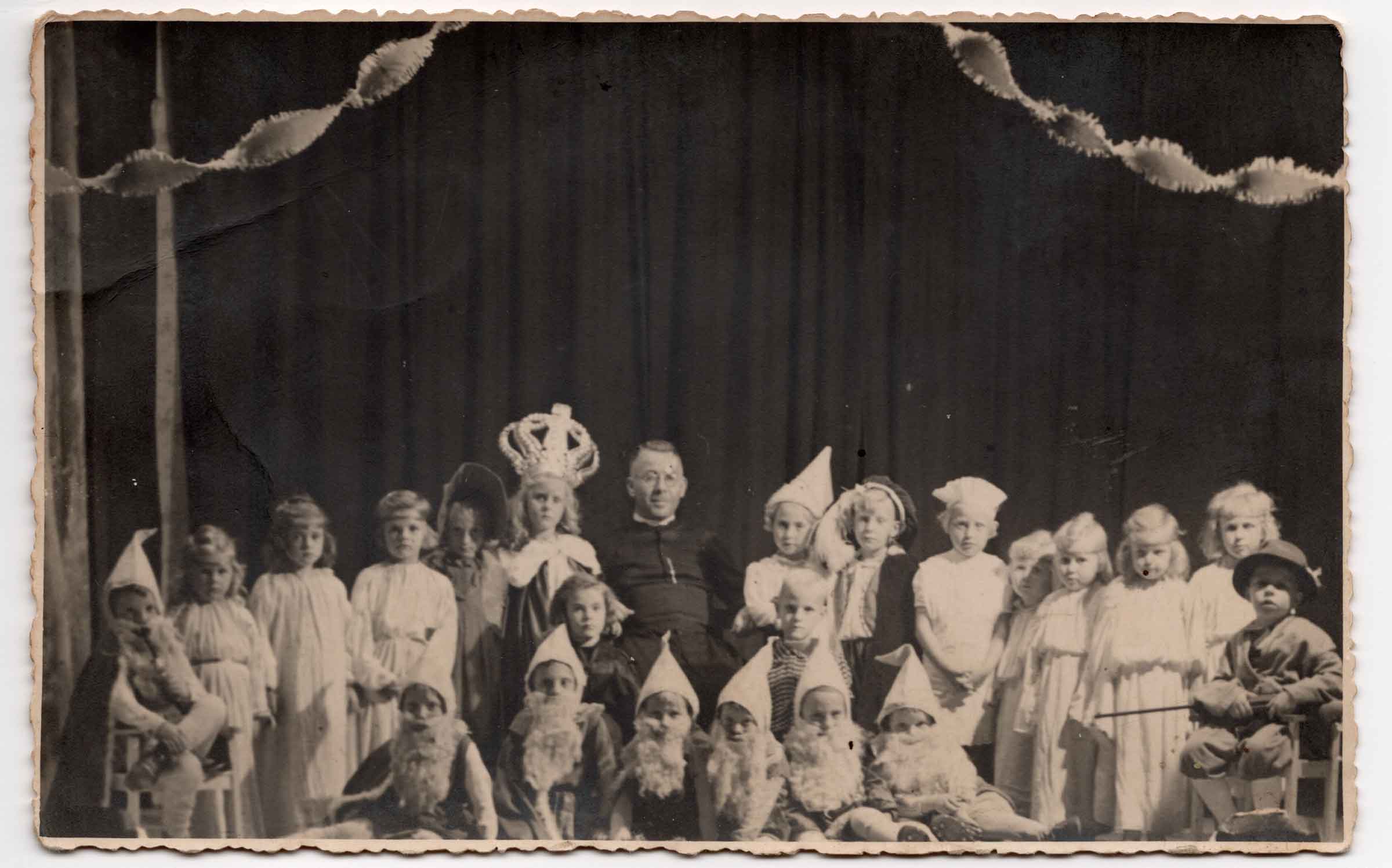 Jo Cobben Toneelstuk kleuterschool Elsloo 1943 webversie